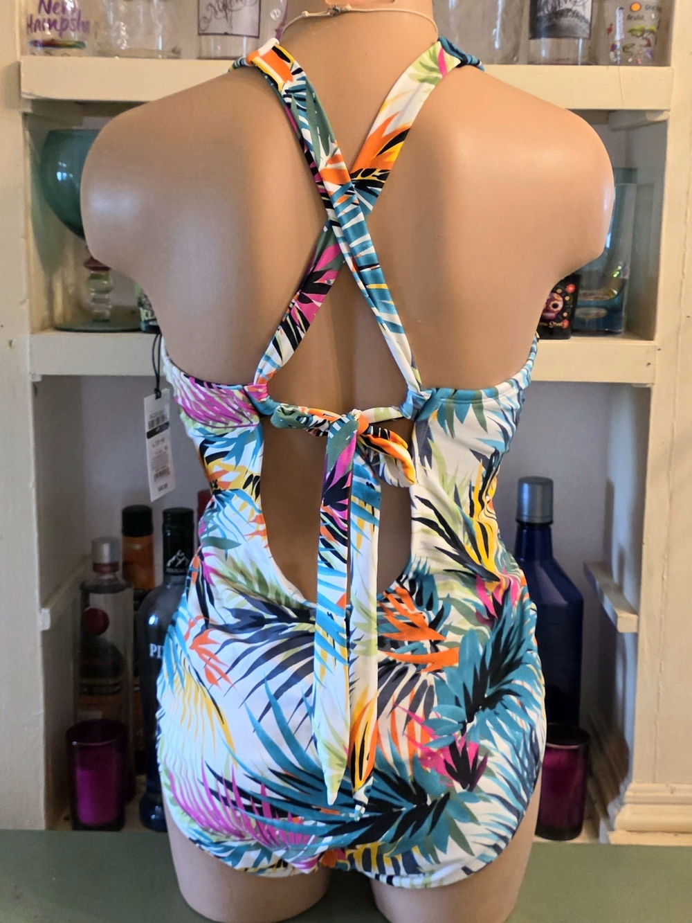 Shade And Shore 1 Pc Swimsuit L 12-14 Floral Tropical Plunge Medium Coverage NWT - Picture 4 of 8
